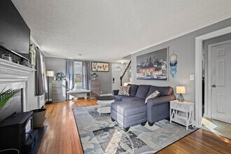 133 Robbins Ave in Newington, CT - Building Photo - Building Photo