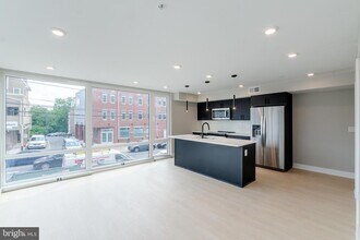 6604 Ridge Ave, Unit 205 in Philadelphia, PA - Building Photo - Building Photo