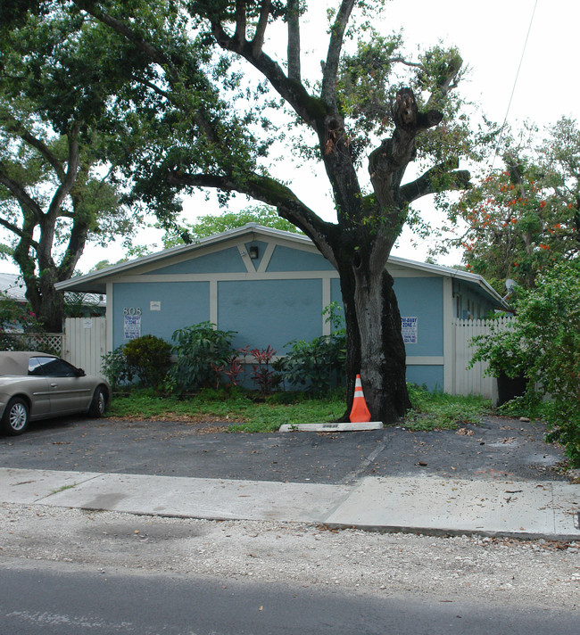 804-808 Middle St in Fort Lauderdale, FL - Building Photo - Building Photo