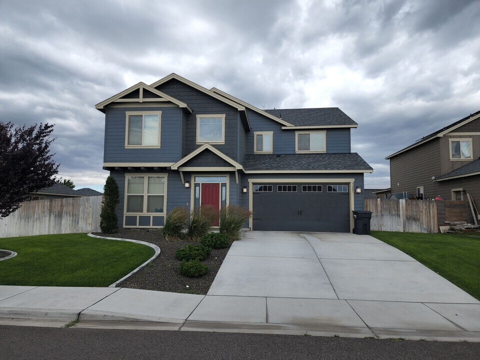 5601 Concord Dr in Pasco, WA - Foto de edificio