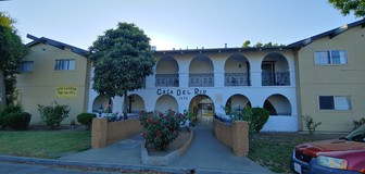 Casa Del Rio Apartments