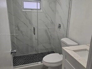 6090 W Flagler St in Miami, FL - Building Photo - Building Photo