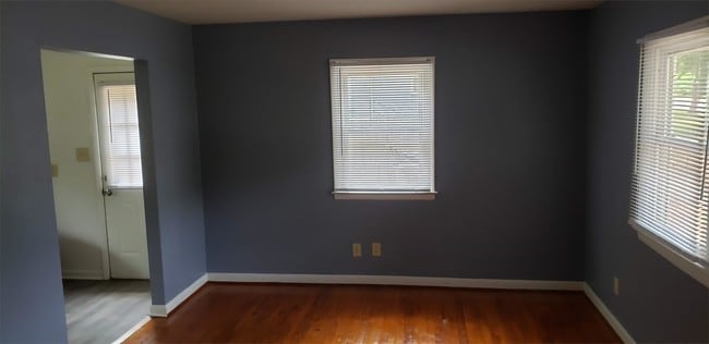 property at 1032 Suffolk Blvd