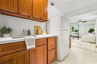 1425 Kawelu St in Pearl City, HI - Foto de edificio - Building Photo