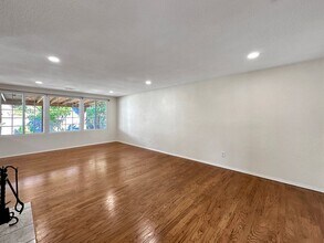 6931 Ballinger Ave in San Diego, CA - Building Photo - Building Photo