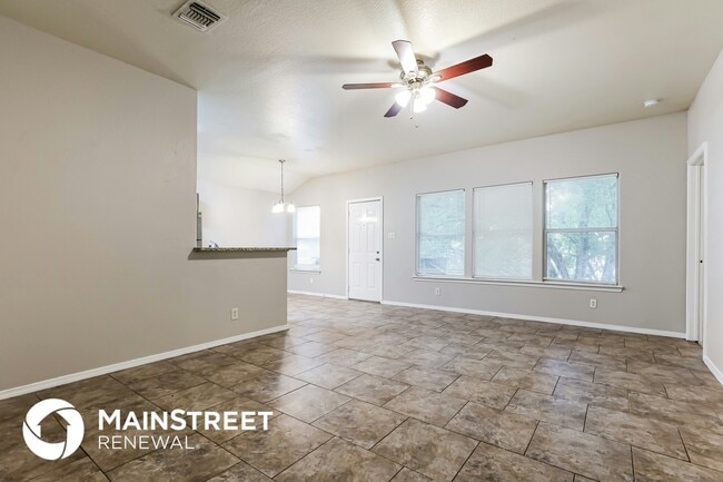 7319 Trance Ln in Converse, TX - Building Photo - Building Photo