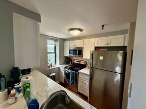 1933 Commonwealth Ave, Unit 401 in Boston, MA - Building Photo - Building Photo