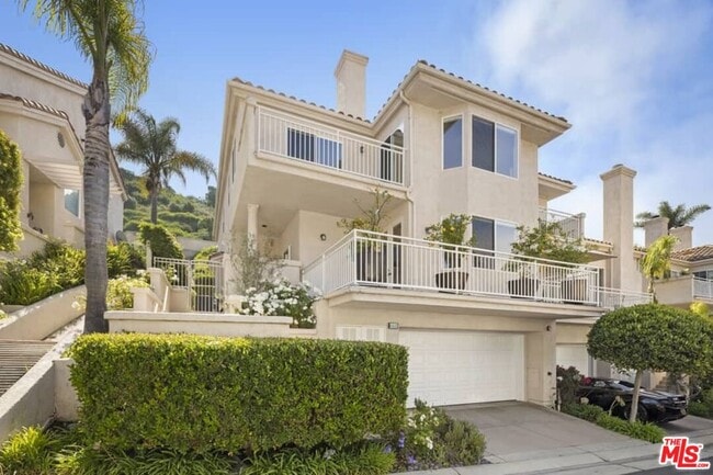 property at 668 Palisades Dr