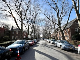 39-27 45th St, Unit 2 in Queens, NY - Building Photo