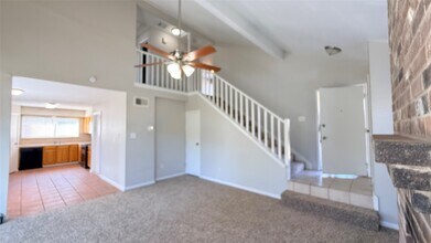 10810 Kirkbend Dr in Houston, TX - Building Photo - Building Photo