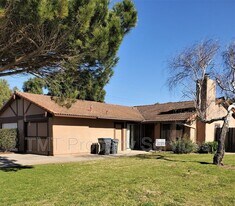 924 N O St in Lompoc, CA - Building Photo