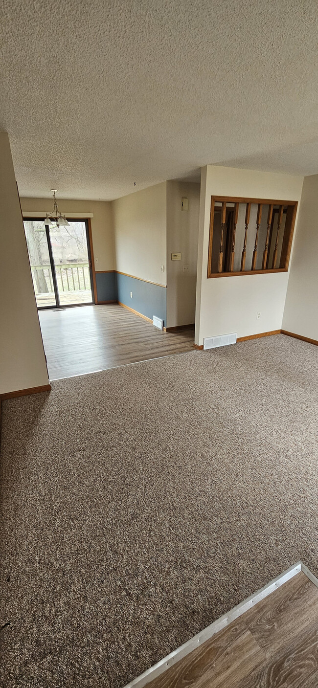 2574 Prairie St SW in Wyoming, MI - Foto de edificio - Building Photo