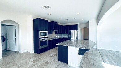 1236 Laurel Lp in Angleton, TX - Building Photo - Building Photo