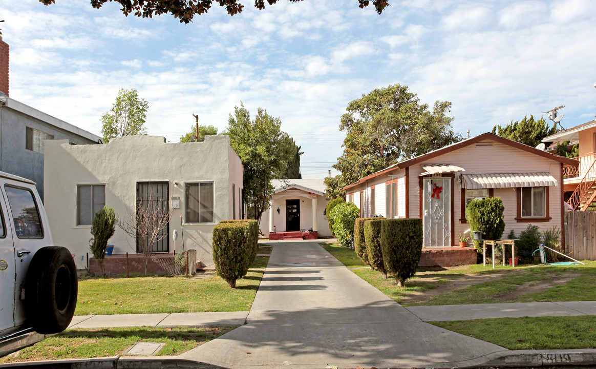 8119 Cypress Ave in South Gate, CA - Building Photo