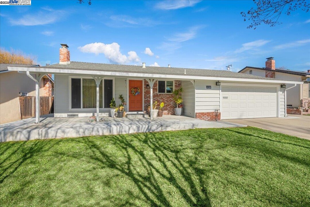 41538 Higgins Way in Fremont, CA - Building Photo