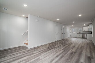 122 4th St SE in Hickory, NC - Building Photo - Building Photo