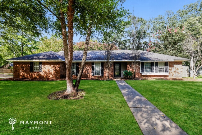 34 Pebble Hill Dr