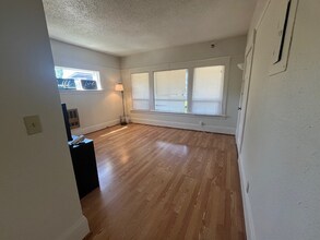 3904 N Albina Ave in Portland, OR - Foto de edificio - Building Photo