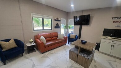 15400 SW 237th St in Naranja, FL - Building Photo - Building Photo