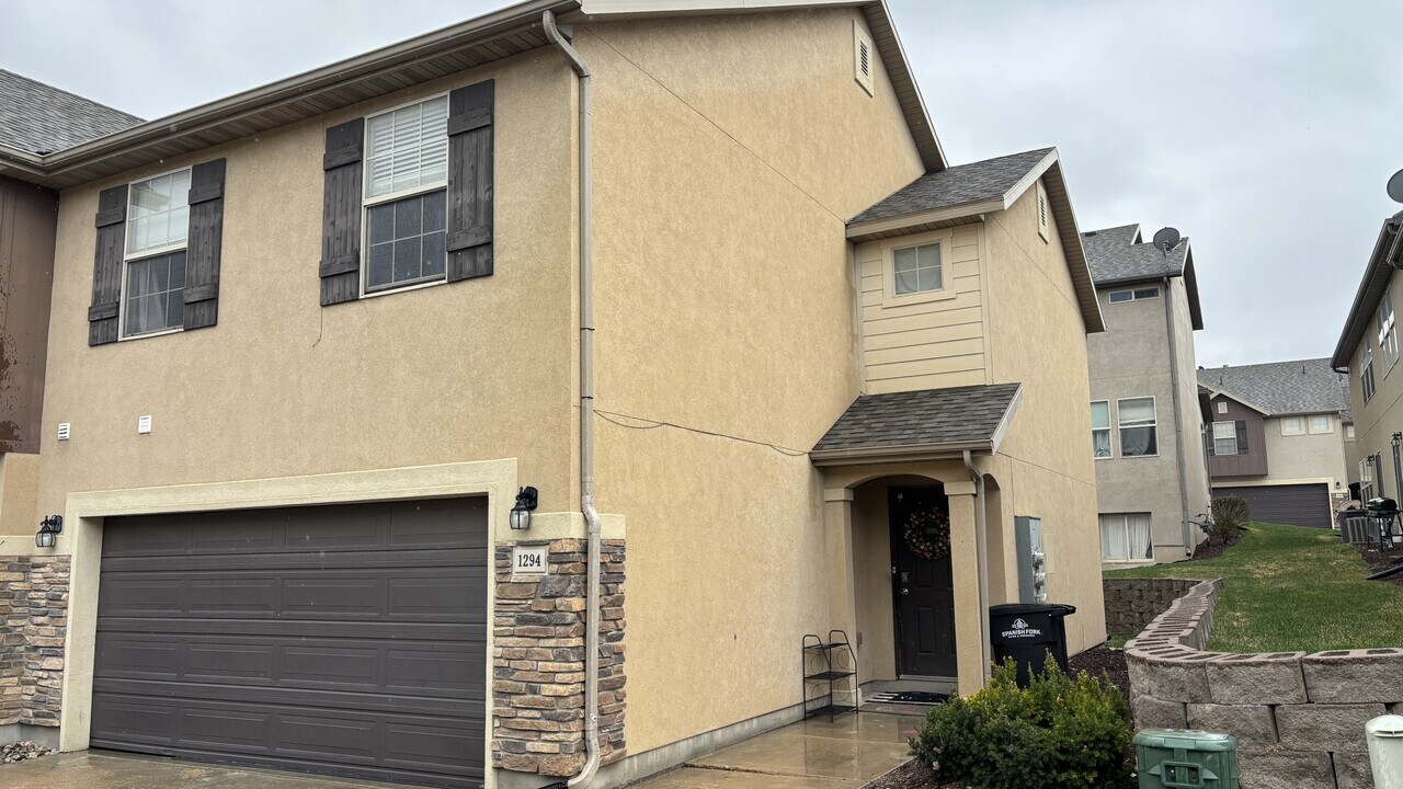 1295 Willow Way in Spanish Fork, UT - Building Photo