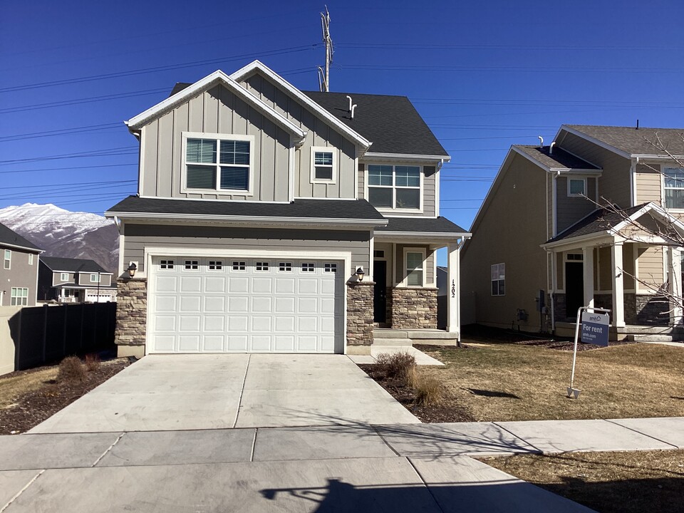 1202 Wagon Way in Spanish Fork, UT - Building Photo