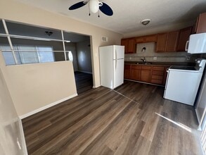 299 Dashwood Dr in Ferguson, MO - Building Photo - Building Photo