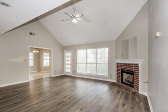 11183 Ewe Turn Dr in Arlington, TN - Foto de edificio - Building Photo