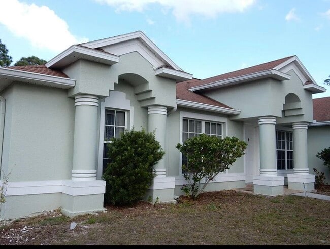 property at 1523 Elmhurst Cir SE