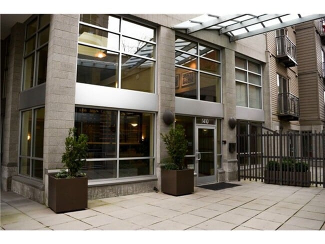 1410 E Pine St in Seattle, WA - Building Photo - Building Photo