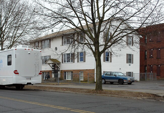 340 Appleton St in Holyoke, MA - Foto de edificio - Building Photo