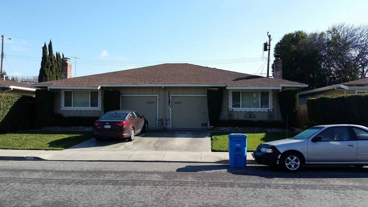 1357 White Dr in Santa Clara, CA - Building Photo