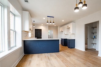 7435 S Euclid Ave-Unit -1 in Chicago, IL - Building Photo - Building Photo