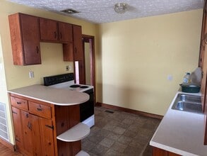 409 Cemetery St in Franklin, KY - Building Photo - Building Photo