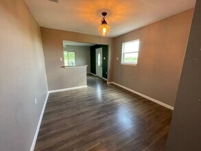 8412 US-87 in Stockdale, TX - Building Photo - Building Photo