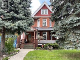 229 Rusholme Rd in Toronto, ON - Building Photo