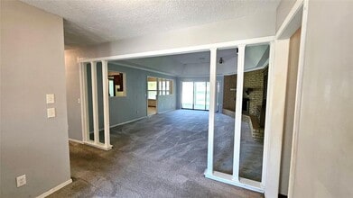 4009 Cherry Hill Ln in Oklahoma City, OK - Foto de edificio - Building Photo
