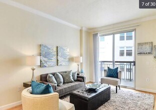 1441 Rhode Island Ave NW, Unit 506 in Washington, DC - Foto de edificio - Building Photo