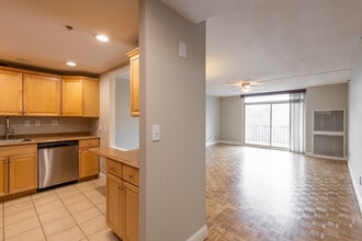 Highland West in Worcester, MA - Building Photo - Building Photo