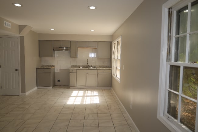 property at 2135 Vista Dale Ct