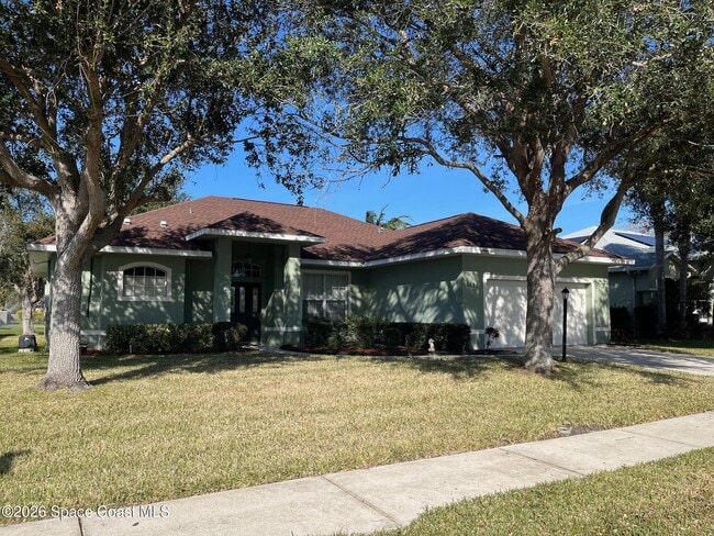 property at 1882 Woodfield Cir