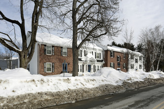 Park Court in Durham, NH - Building Photo - Building Photo