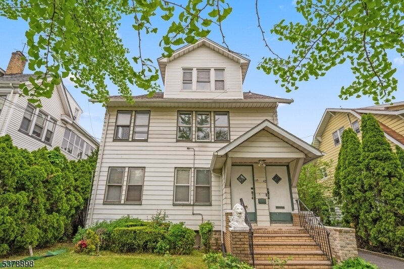 67 Grumman Ave in Newark, NJ - Building Photo