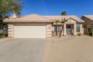1370 W Gary Dr in Chandler, AZ - Building Photo