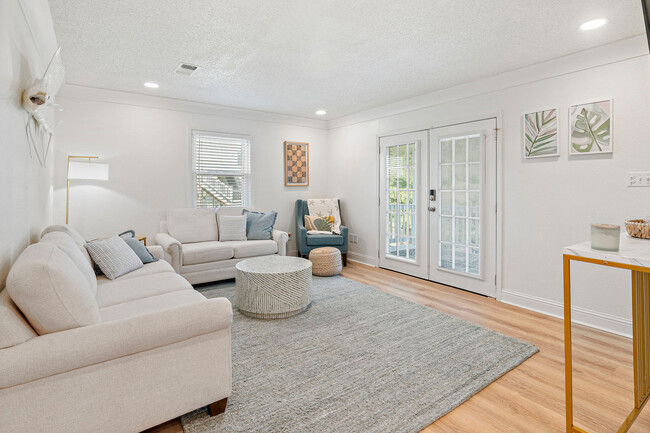 property at 806 Deer Dr
