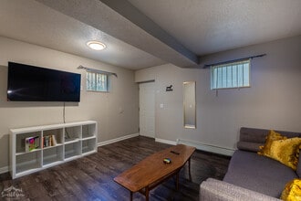 1579 W Maple Ave, Unit #2 in Denver, CO - Building Photo - Building Photo