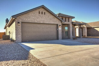 1909 135th St in Lubbock, TX - Building Photo - Building Photo