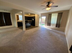 10845 Hunters Green Ave in Las Vegas, NV - Building Photo - Building Photo