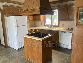 1275 104th St SW in Byron Center, MI - Building Photo - Building Photo