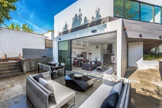 855 Hilldale Ave in West Hollywood, CA - Building Photo - Building Photo