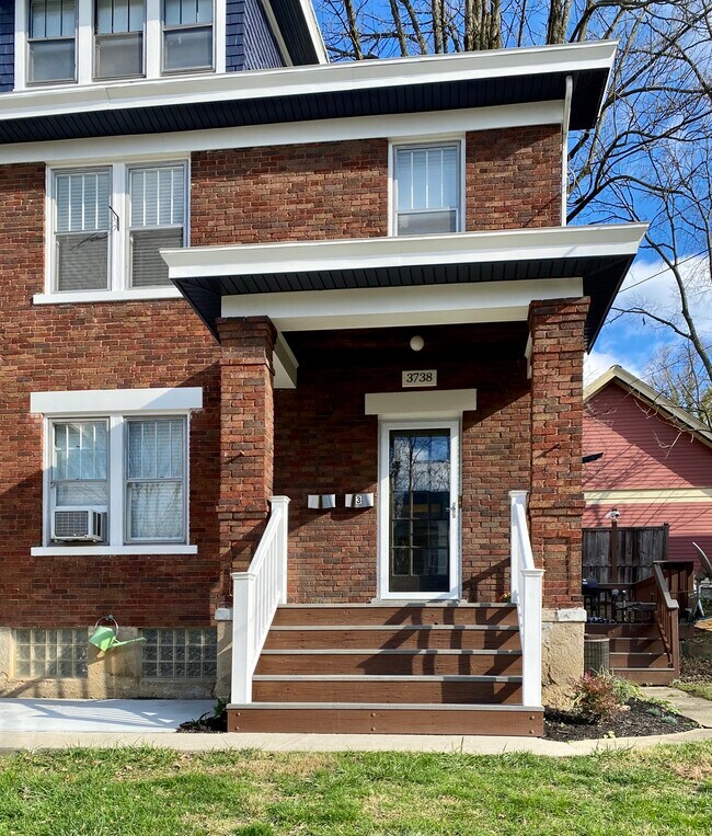 3738 Andrew Ave in Cincinnati, OH - Building Photo - Building Photo